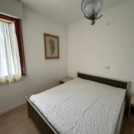 דירה Bilocale Ristrutturato A 2 Passi Dal Mare ביביונה